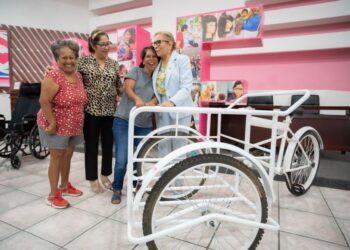 Mejora DIF Nayarit vida de familias de escasos recursos con entrega de aparatos de movilidad