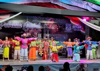 Destaca ballet de Ahuacatlán en el pabellón cultural de Ixtlán
