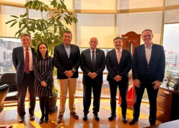 Navarro Quintero destaca reformas en el sistema de salud del estado