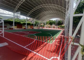 Nueva cancha de usos múltiples en escuela Benemérito de Ixtlán luce impecable