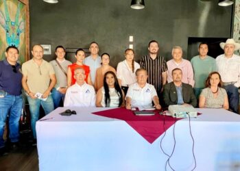 Rinden protesta directivos de la Delegación de la Cámara de Comercio en Ixtlán