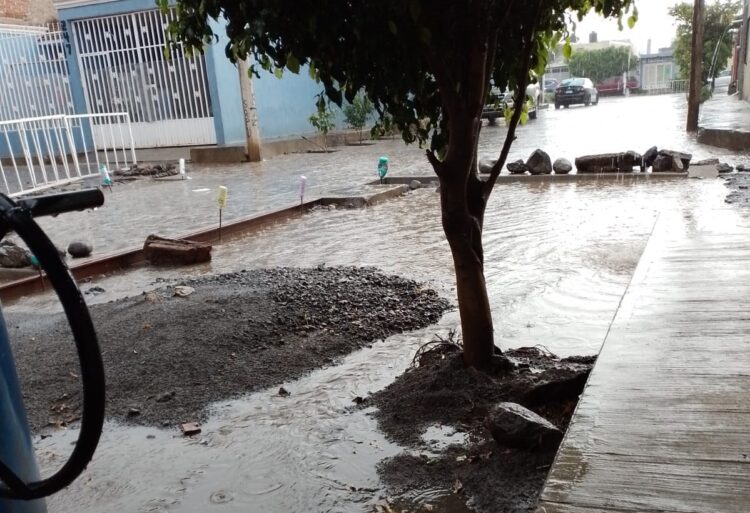 Vecinos calle Demetrio Vallejo en la Colonia Morelos de Ixtlán piden reanudación de empedrado