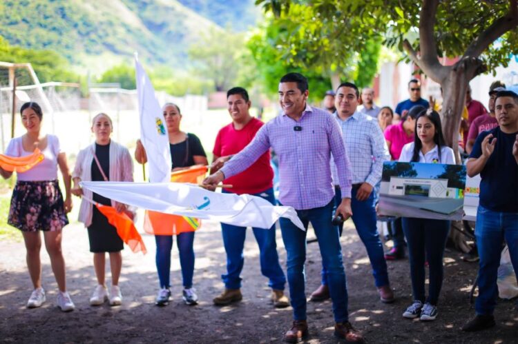 Arranca rehabilitación de la Unidad Deportiva en Jala en su primera etapa