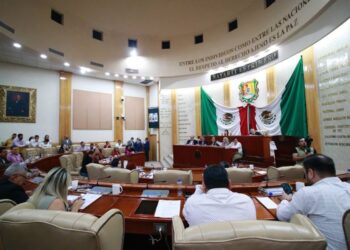 Comparecen ante Congreso funcionarios de educación empleo y el campo