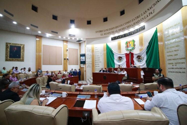 Comparecen ante Congreso funcionarios de educación empleo y el campo