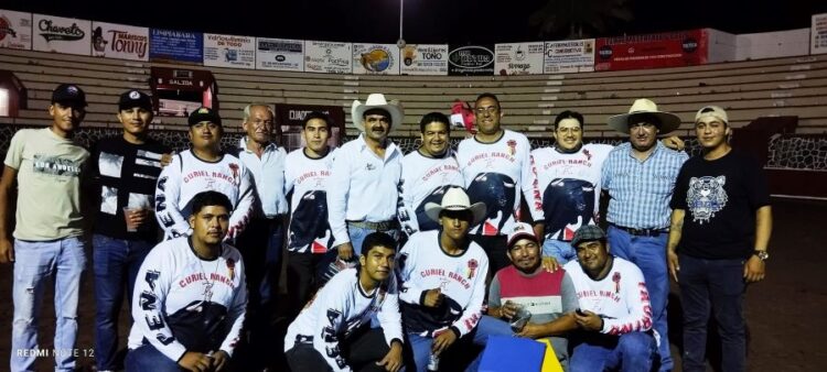 Destacado papel de la Peña Taurina de Ahuacatlán en la corrida del 4 de octubre