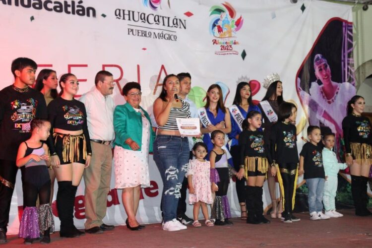 Energía y emoción en el concurso de aficionados de la Feria de Ahuacatlán octubre 2023