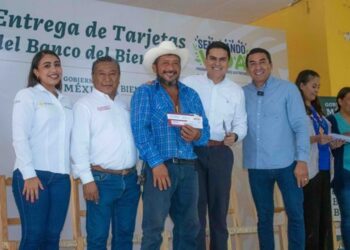 Entregan tarjetas del bienestar en Jala