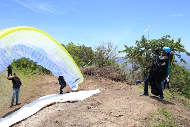 «VUELA NAYARIT 2023» Parapentistas regresan a Jala en un espectáculo aéreo de adrenalina
