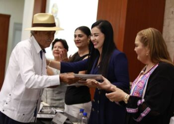 Reconoce Poder Legislativo talento de distinguidos nayaritas