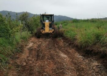 Rehabilitación urgente de caminos rurales en Jala tras daños por condiciones climáticas