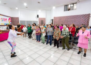 DIF estatal fortalece salud mental y física de adultos mayores