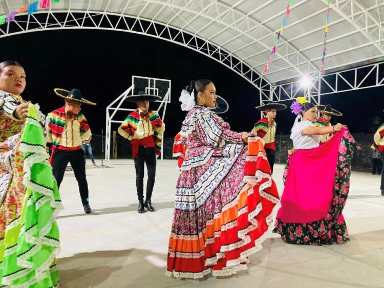 Espectacular cierre de fiestas patronales en La Ciénega