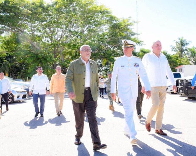 Navarro Quintero celebra con la Décima Zona Naval el Día de la Armada de México