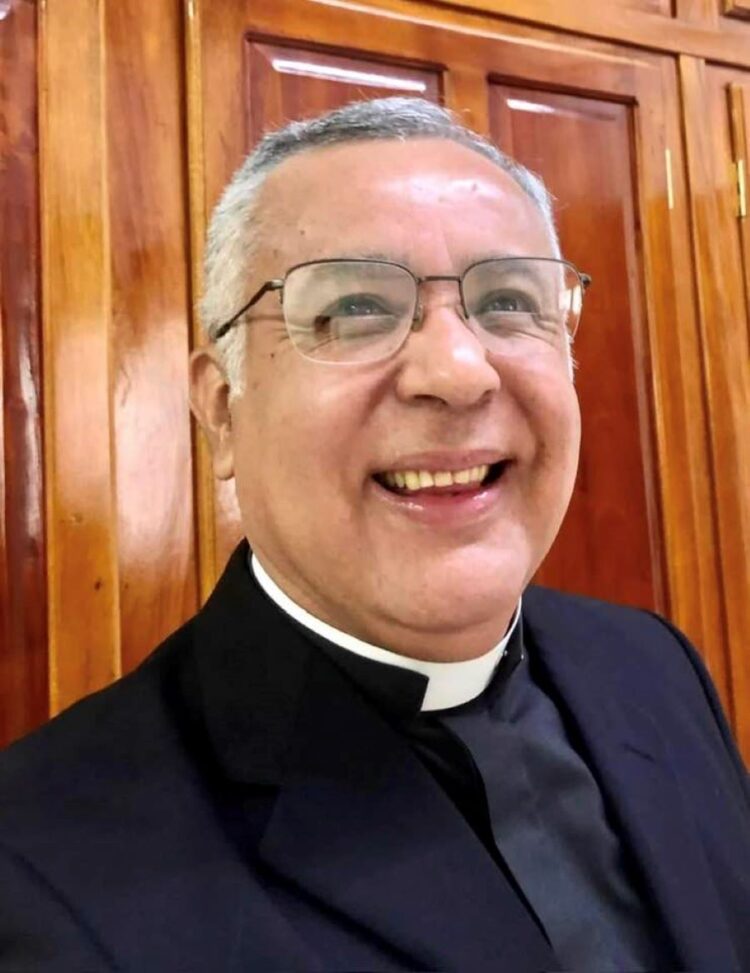 Parroquia de Ahuacatlán tiene nuevo titular; Se trata del Padre Íñiguez