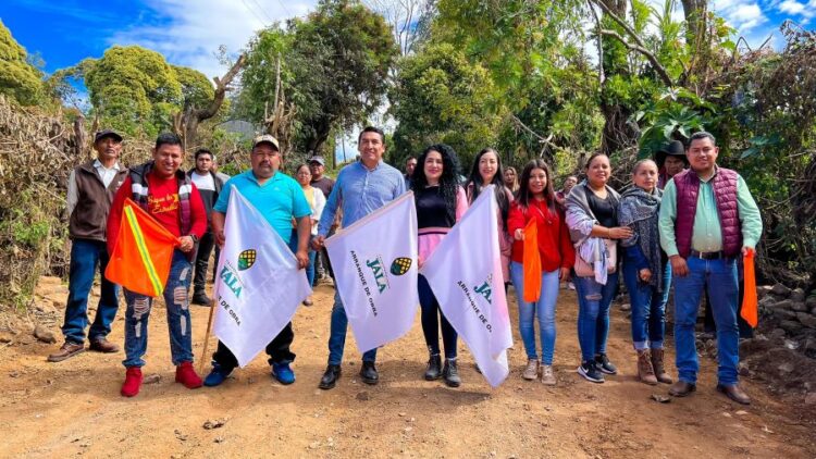 Toño Carrillo pone en marcha obras en la Meseta de Juanacatlán