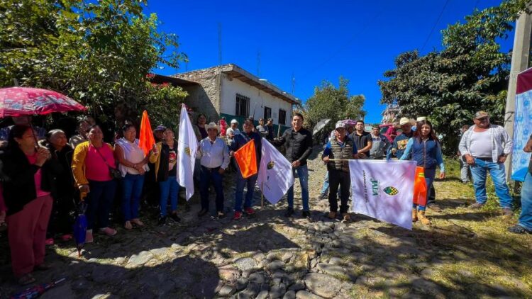Toño Carrillo encabeza inicio de obras en Rosa Blanca