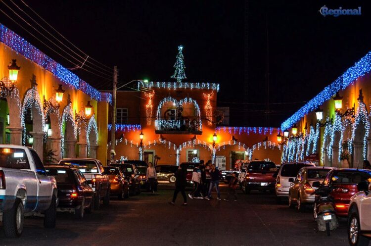 Desfile navideño y encendido de luces en Ahuacatlán el 16 de diciembre