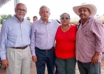 López Obrador y Navarro Quintero supervisan avances del Canal Centenario