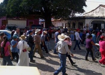 Peregrinos de Ahuacatlán visitan hoy La Barranca del Oro y Las Guásimas