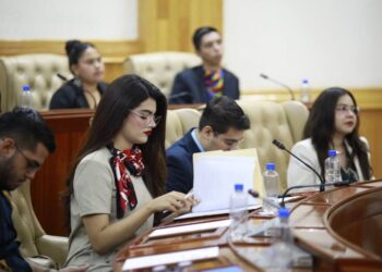 Recibe Poder Legislativo 23 propuestas del Parlamento Juvenil