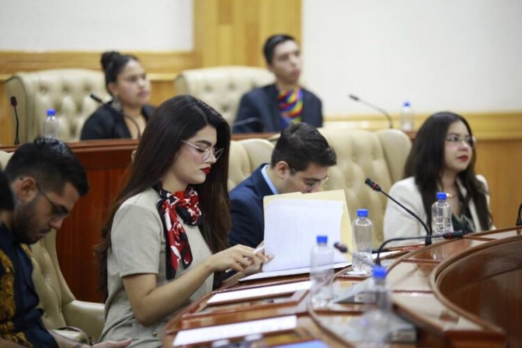 Recibe Poder Legislativo 23 propuestas del Parlamento Juvenil