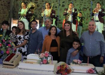 Ixtlenses reiteran su cariño a Elsa Nayeli