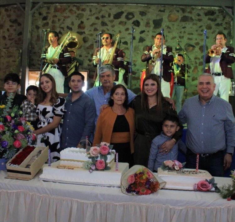 Ixtlenses reiteran su cariño a Elsa Nayeli