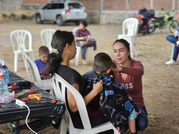 «DIF cerca de Ti» en Ixtlán beneficia a cientos de personas