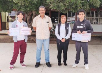 Éxito científico del CBTIS 27 de Ixtlán destaca en Infomatrix 2024