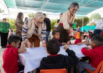 Rosa Gutiérrez genera expectativas en Ahuacatlán
