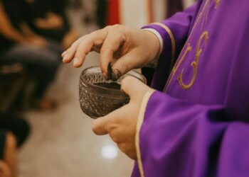 Inicia la Cuaresma entre clima frío y llovizna