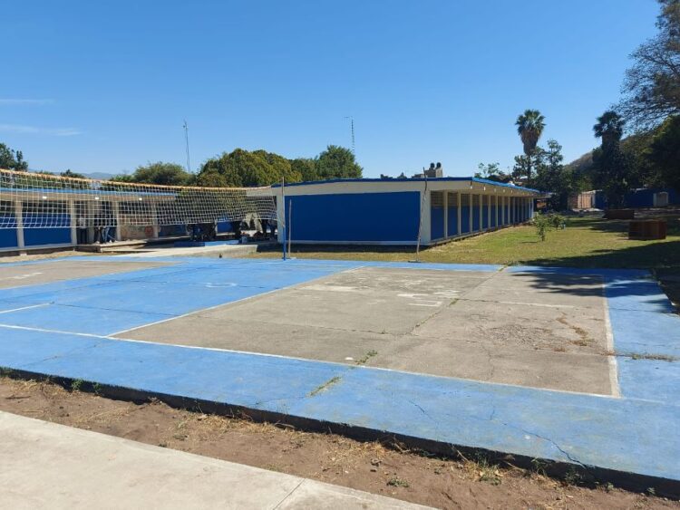 Navarro Quintero responde positivamente a demandas de ahuacatlenses