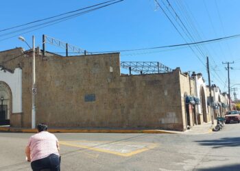 ¡Por fin! reanudan obras del mercado público de Ahuacatlán