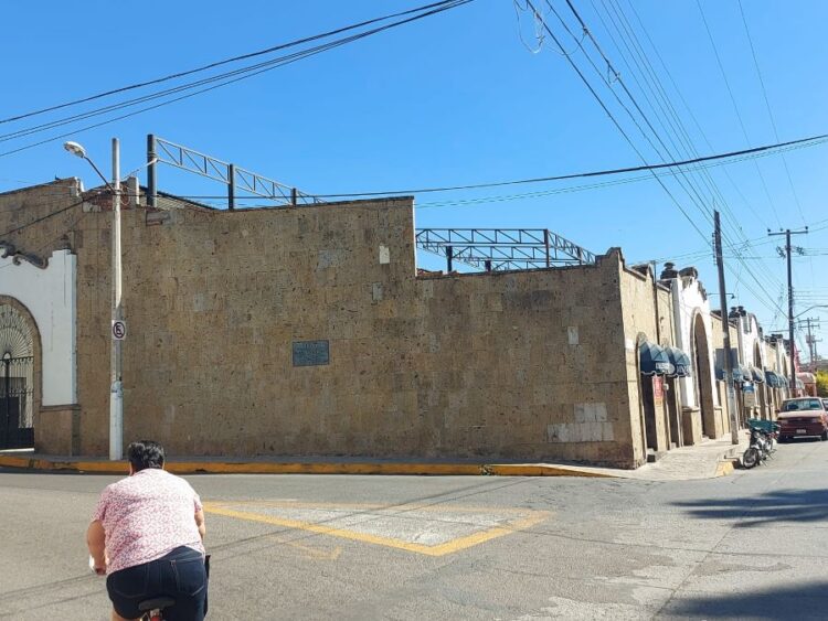 ¡Por fin! reanudan obras del mercado público de Ahuacatlán