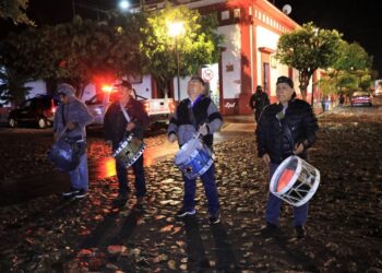 Tambores, trompeta y chirimía anuncian la proximidad de La Judea, en Jala