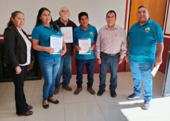 Entregan documentos de jubilación a trabajadores del SUTSEM en Jala