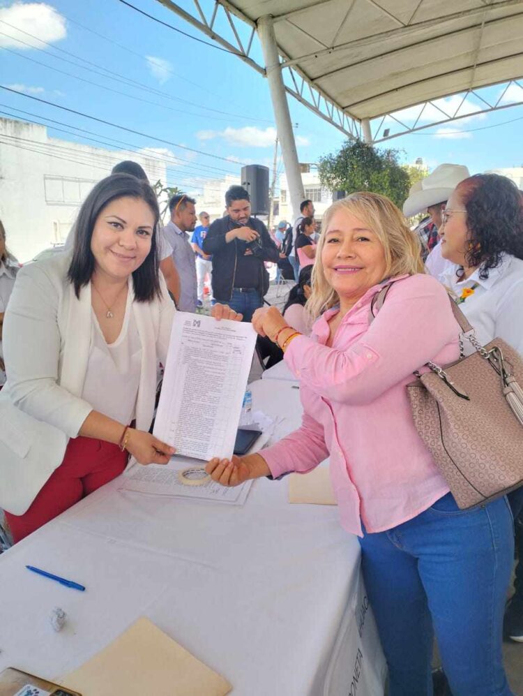 La señora «Chela», busca regiduría en Ahuacatlán, en la demarcación 3