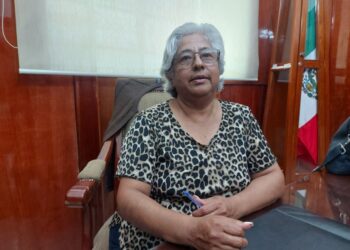 Presidenta de Ahuacatlán anuncia ajustes en su equipo