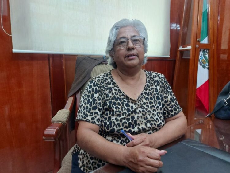 Presidenta de Ahuacatlán anuncia ajustes en su equipo