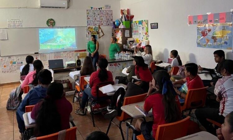 Manolo Andalón logra posicionarse en el gusto de los habitantes de Ahuacatlán