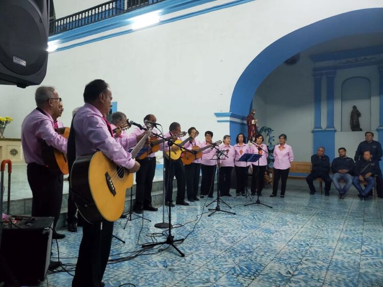 Encuentro de rondallas: Melodías de amor en el templo de la Inmaculada