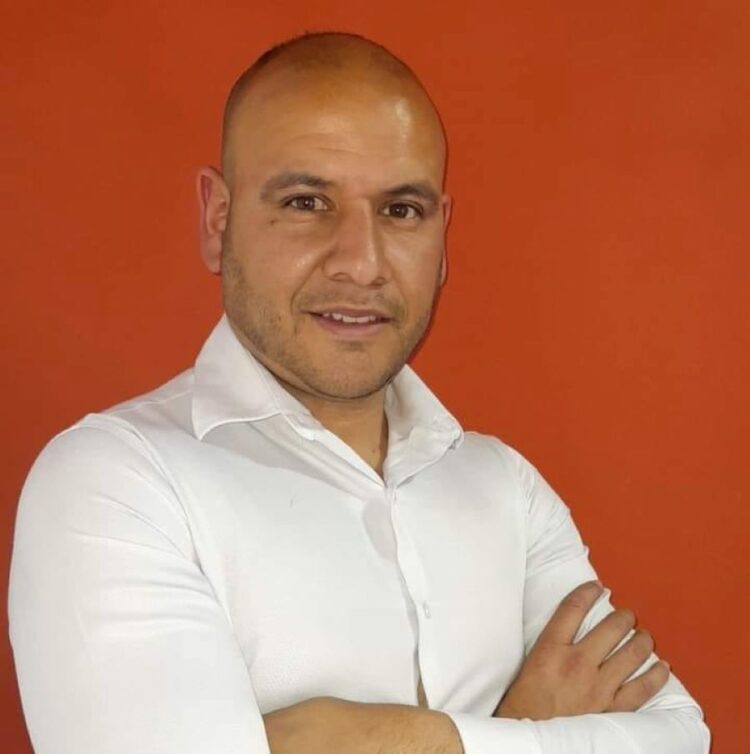 Felipe Benítez reta a debate público a sus adversarios, en Ahuacatlán