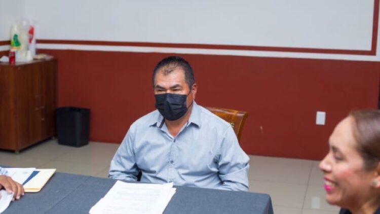 Presidente de Jala felicita a los estudiantes, en su Día