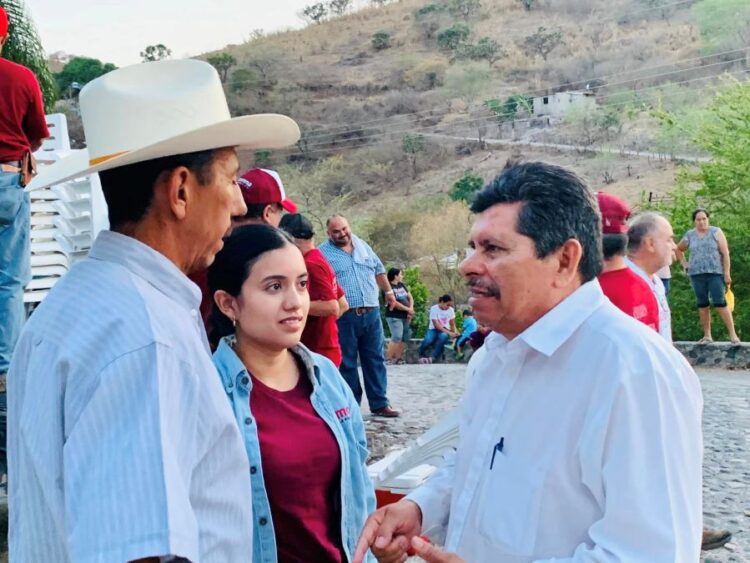 Manolo Andalón logra posicionarse en el gusto de los habitantes de Ahuacatlán