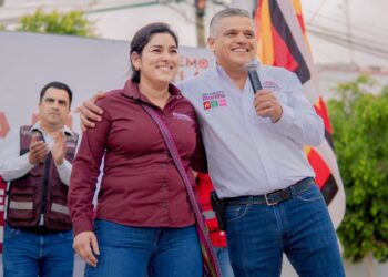 Memo Ramírez y Elizabeth López Blanco encabezan exitoso recorrido por Ixtlán