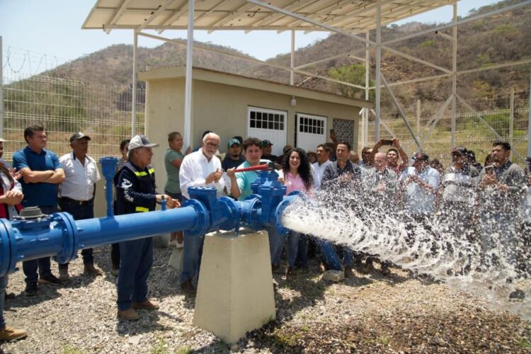 Navarro Quintero pone en marcha trabajo de pozo profundo en Jomulco