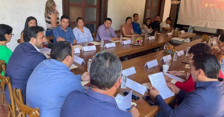 Toño Carrillo participa en reunión informativa sobre la Feria de Nayarit en California