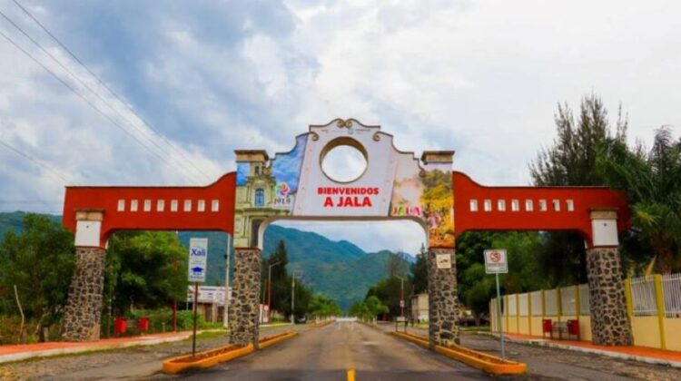 Arribo de paisanos marca el inicio de la Feria del Elote 2024 en Jala
