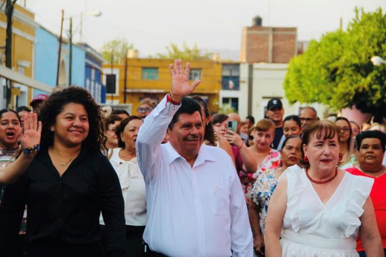 Manolo Andalón prepara su equipo para el proceso de entrega-recepción